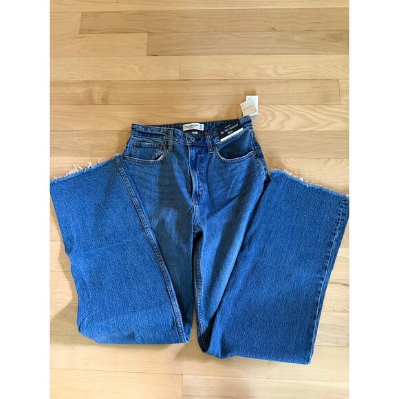 Abercrombie & Fitch 90s Relaxed High Rise Jeans - Picture 4 of 7